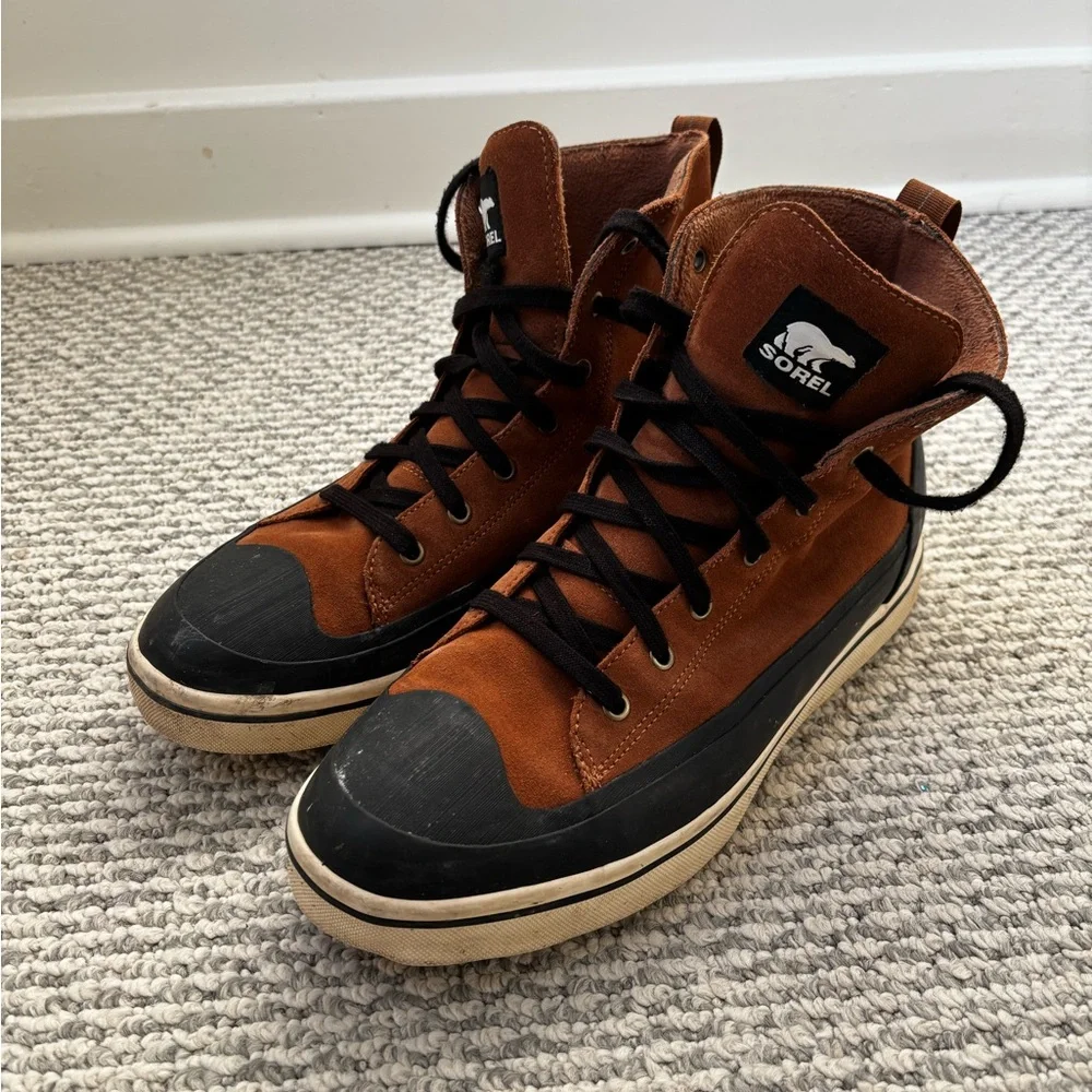 Sorel Metro Brown and Blue Winter Boots with Lace-Up Design and Suede Texture - Picture 1 of 7